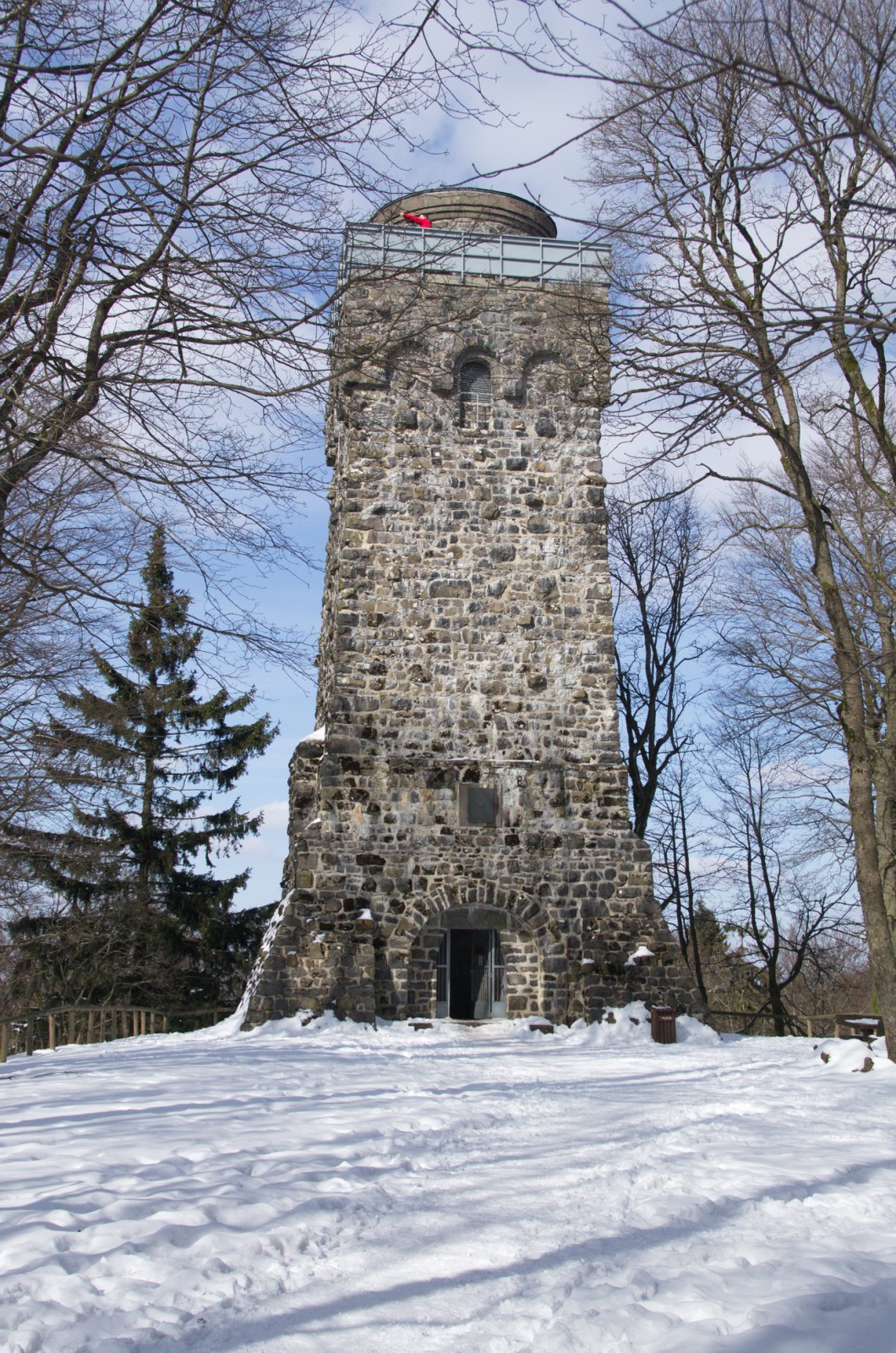 Der Bismarckturm im Naturpark Hoher Vogelsberg