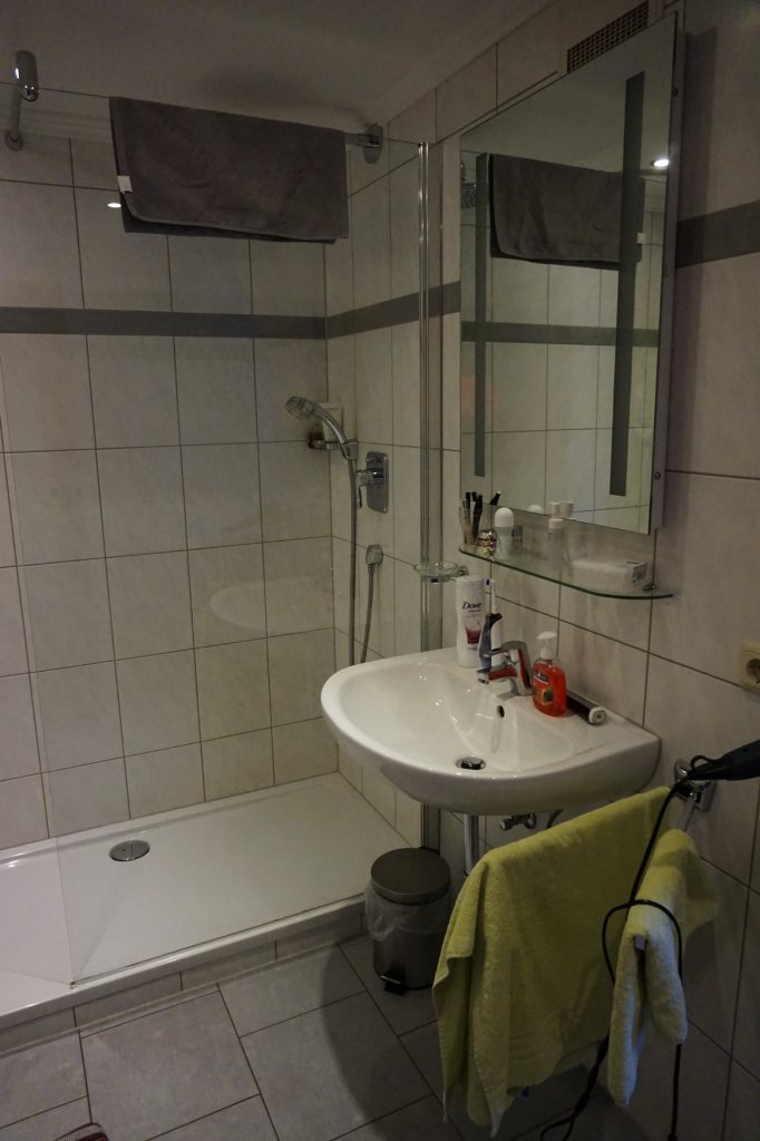 Hotel Residenz Gruber - geräumiges und sehr sauberes Badezeimmer