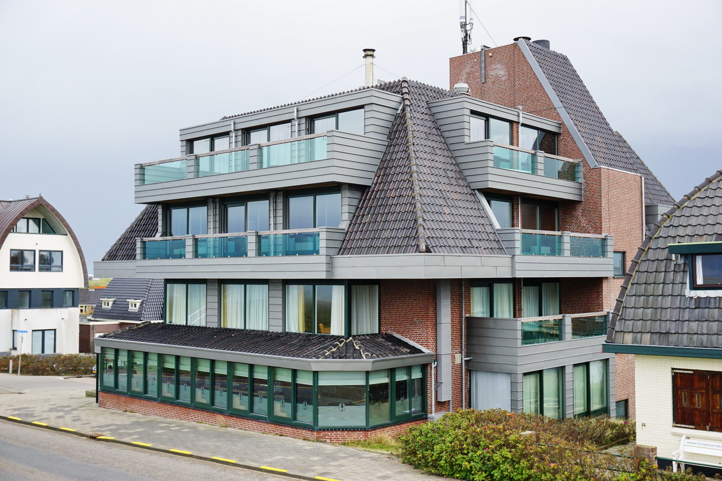 Das Hotel Beatrix in Den Helder, liegt direkt hinter dem Deich und ist hundefreundlich