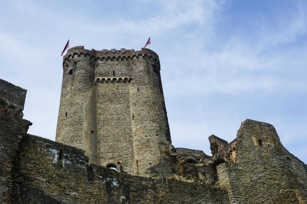2 Tipps für ein #AbenteuerBrodenbach - runter in die Klamm, rauf auf die Burg!