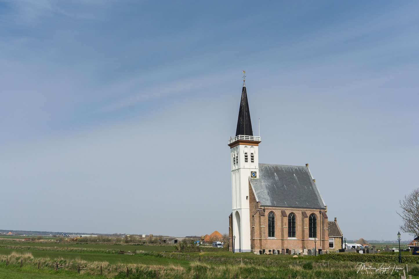 Start der Route Neeltjesnol und eines der beliebtesten Fotomotive auf Texel - die Kirche in Den Horn