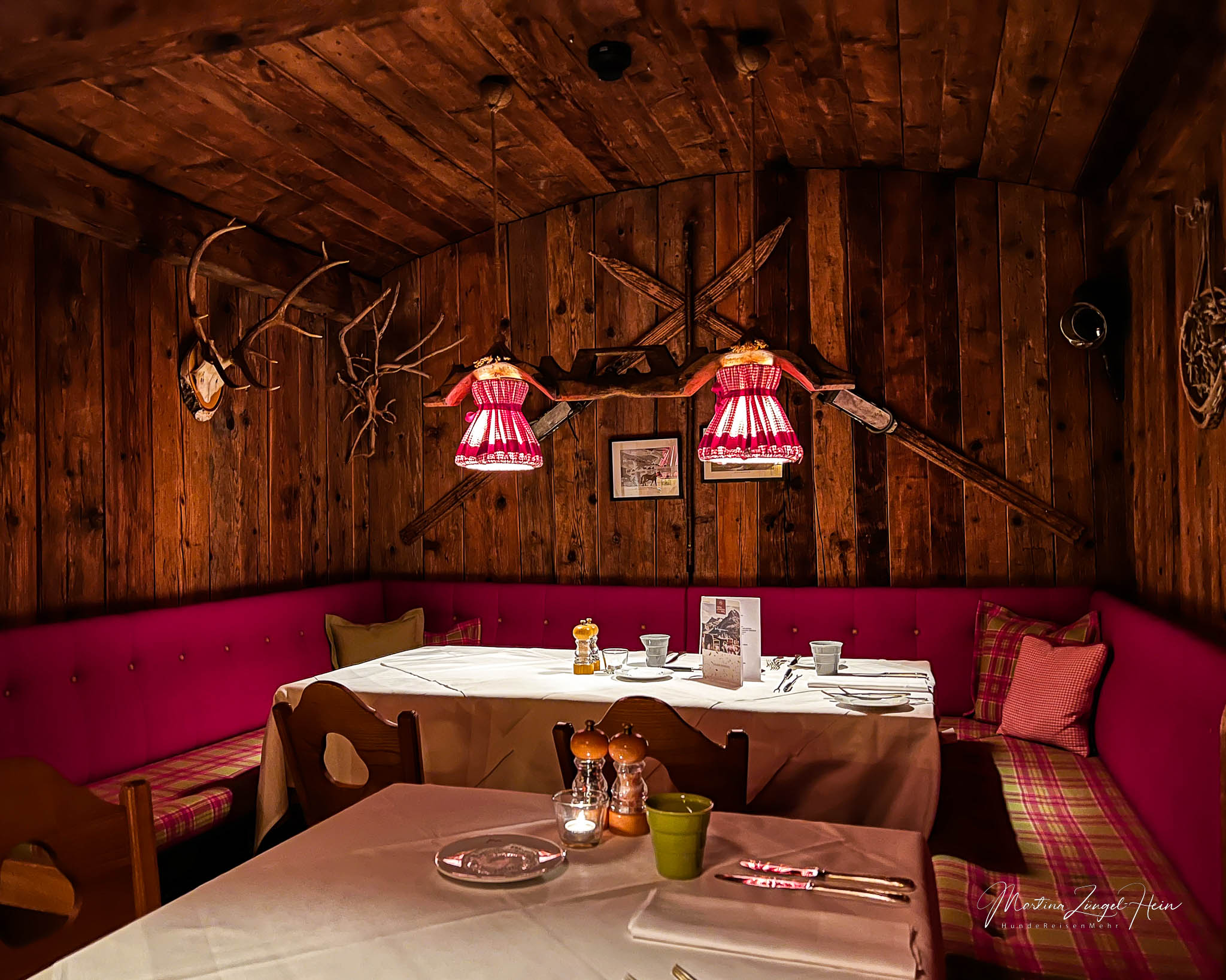 Im Dirndl-Stüberl wird normalerweise eine modern interpretierte österreichische Küche angeboten. Als ich im Hotel Goldener Berg war, wurden die Gäste hier auch mit der Verwöhn-Pension verwöhnt.