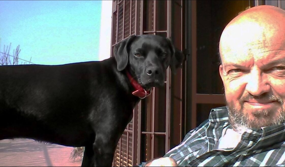 Autor Stef Smulders ist Niederländer und lebt mit seinem Mann sowie seinem Hund schon lange in Italien (Foto: S. Smulders)