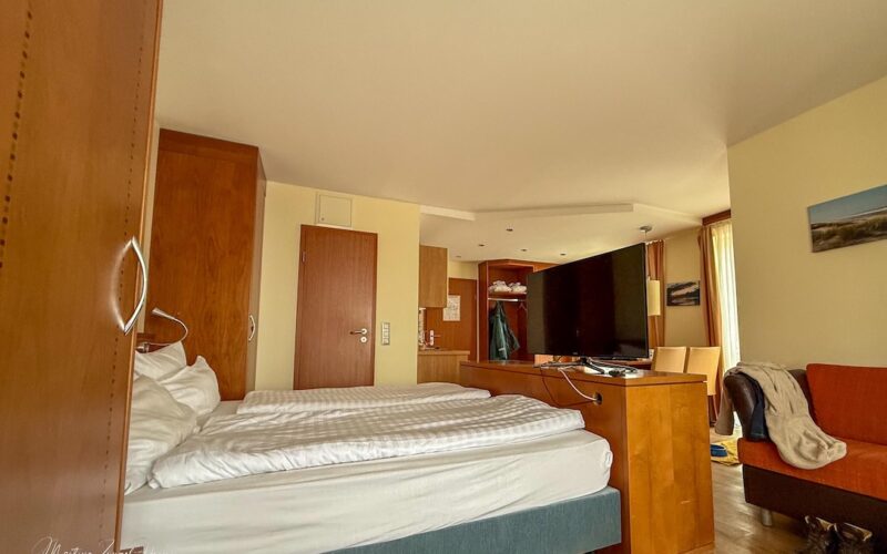 Blick vom Balkon in das Appartement 116 im Hotel Atlantic Juist