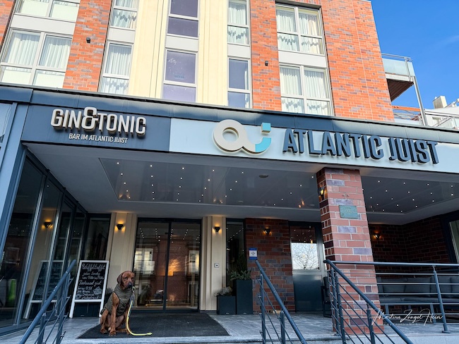 Das hundefreundliche Hotel Atlantic Juist liegt zentral in der Ortsmitte auf Juist