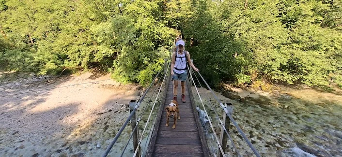 Brücken führen über idyllische Schluchten | Foto: Sabine Voltz